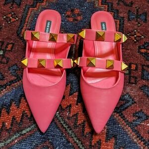 Nine West 10M coral studded mule flats